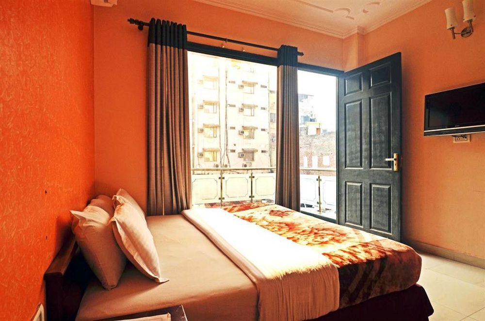 Hotel Sunrise Delhi  Buitenkant foto