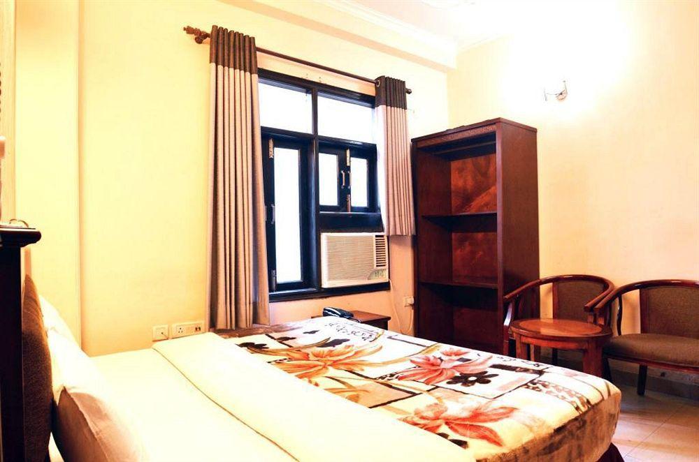 Hotel Sunrise Delhi  Buitenkant foto