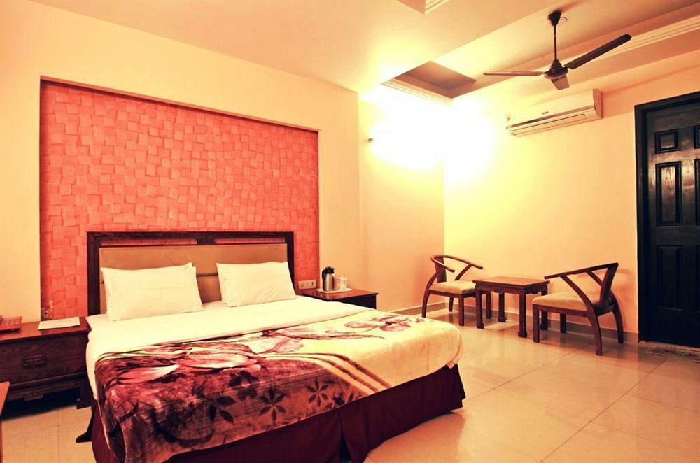 Hotel Sunrise Delhi  Buitenkant foto