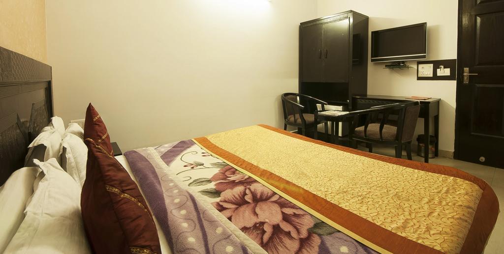 Hotel Sunrise Delhi  Buitenkant foto