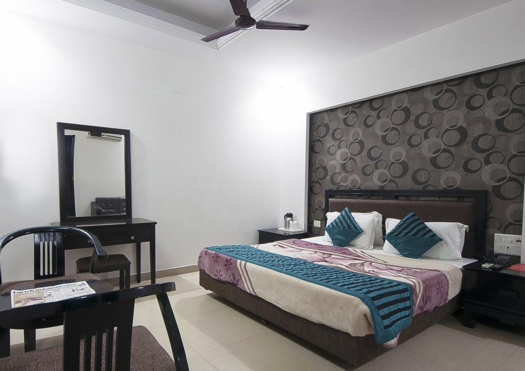 Hotel Sunrise Delhi  Buitenkant foto