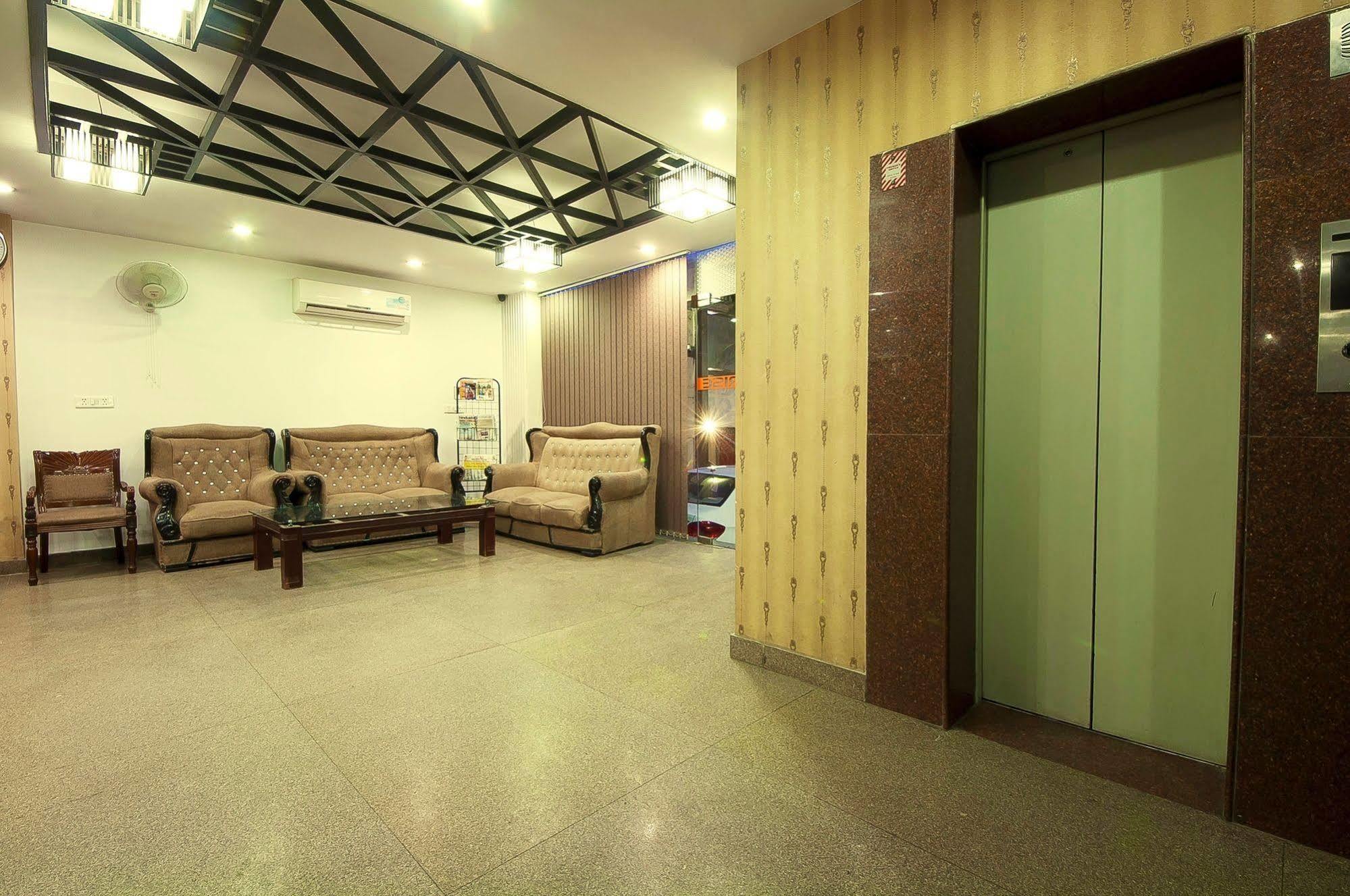 Hotel Sunrise Delhi  Buitenkant foto