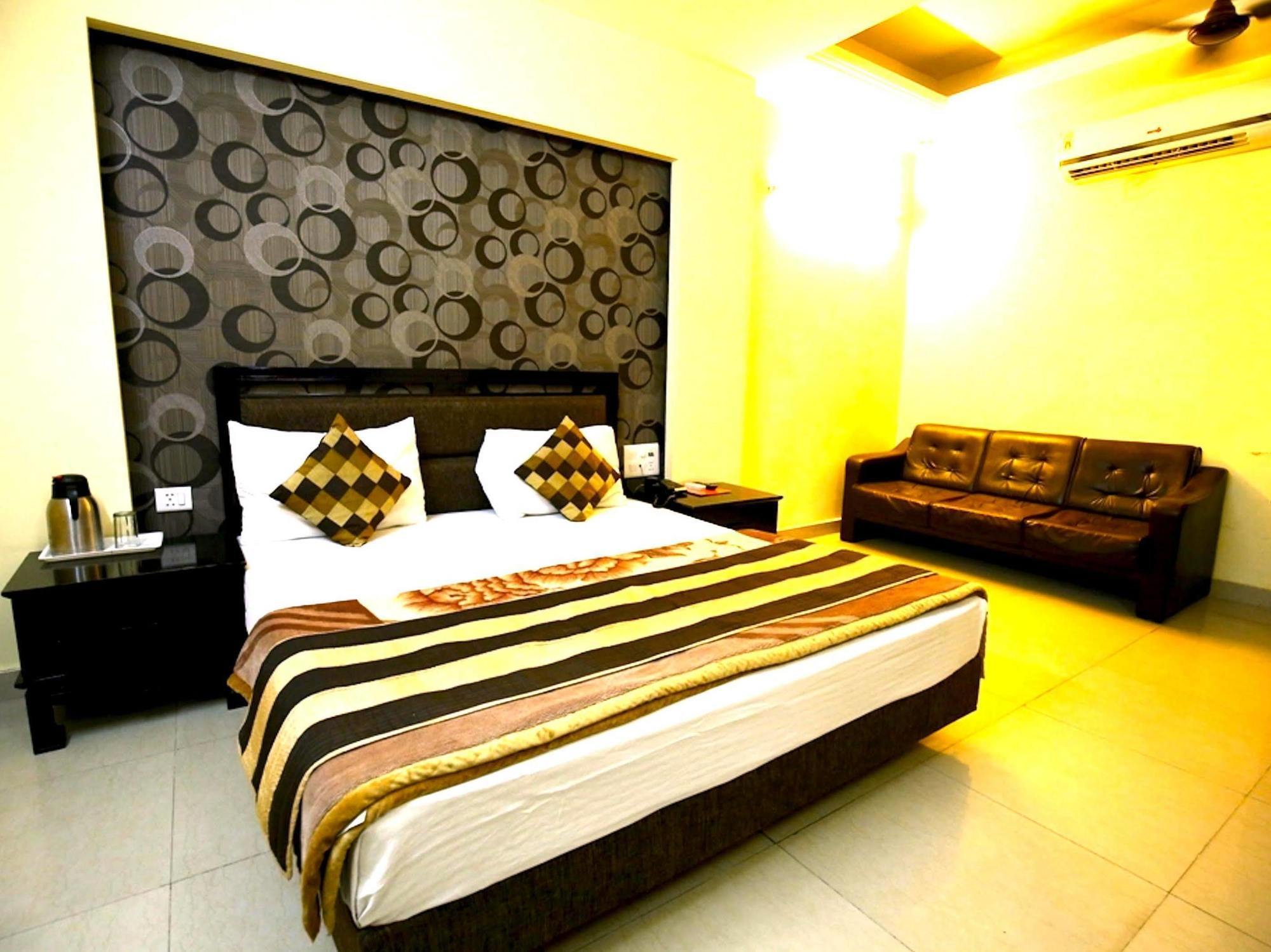 Hotel Sunrise Delhi  Buitenkant foto