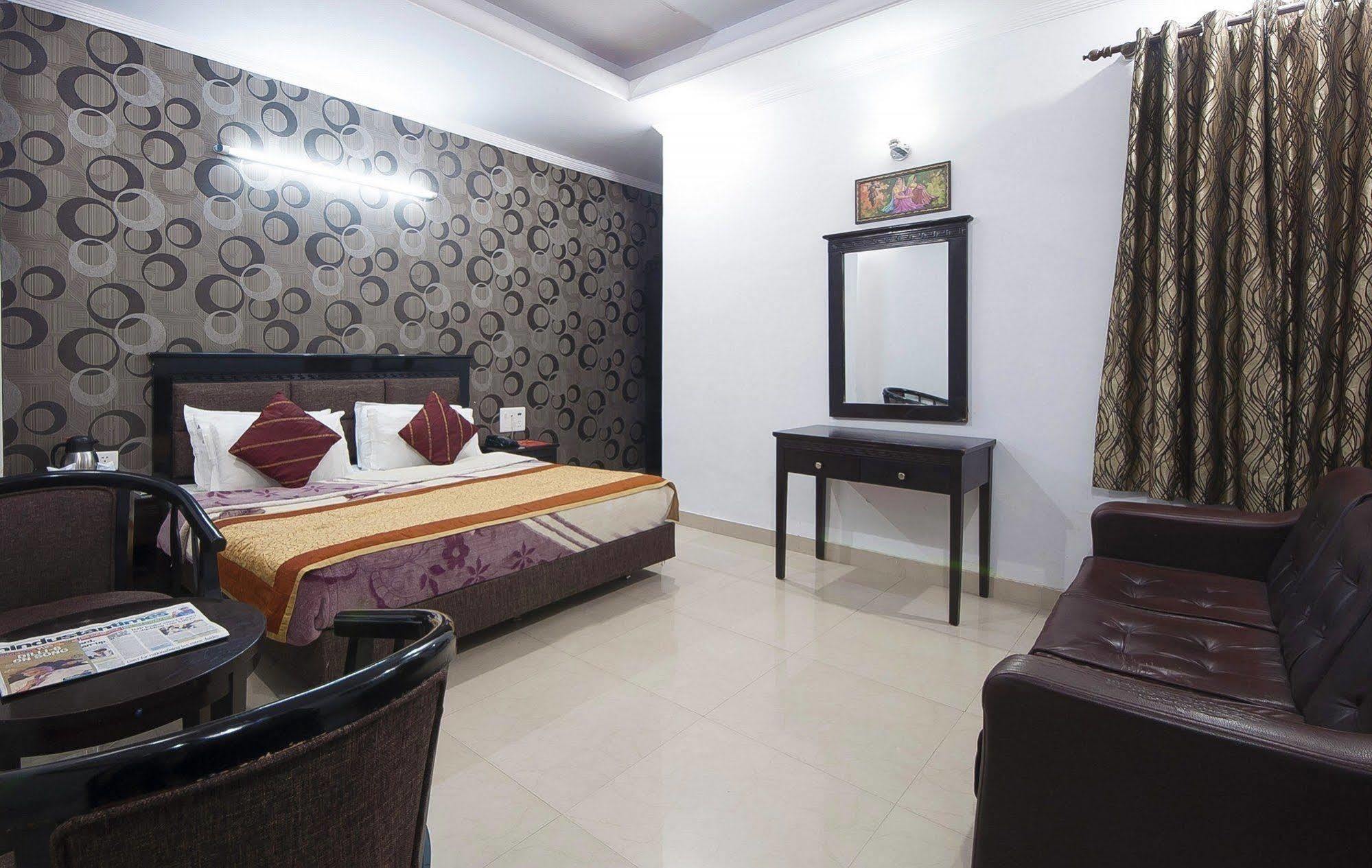 Hotel Sunrise Delhi  Buitenkant foto